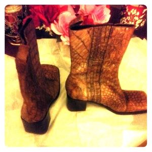 Nine West Brown Alligator Skin Ankle boots